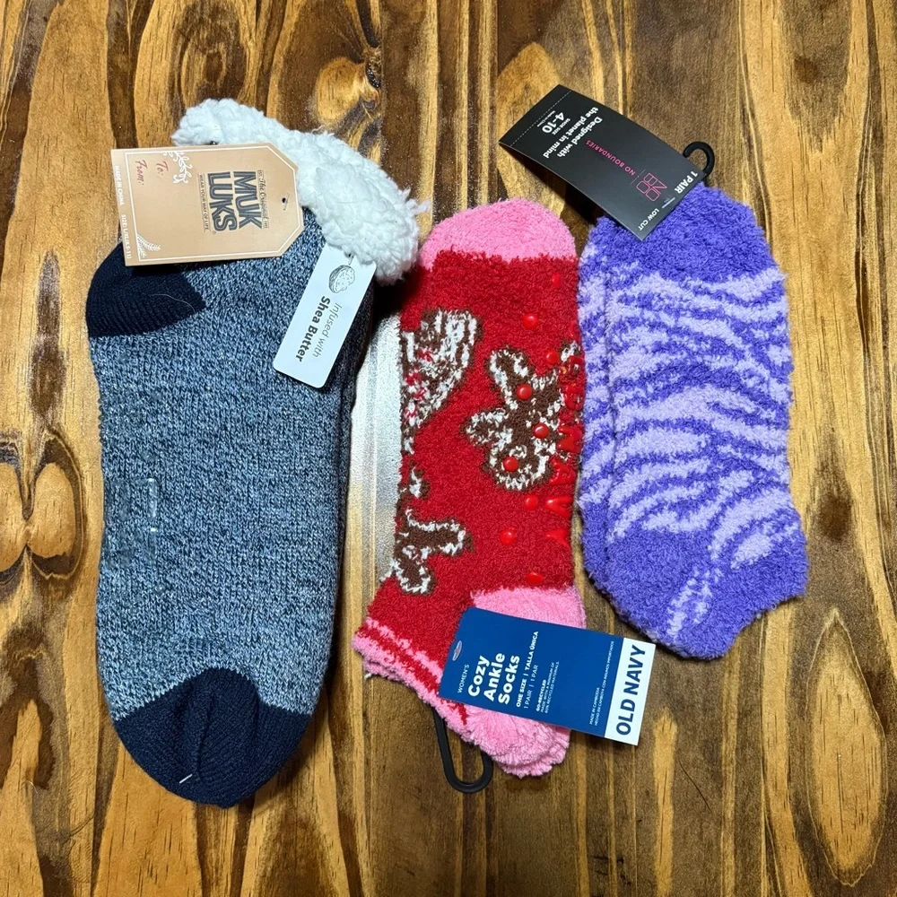 Fuzzy socks nwt muk Luks old navy & no boundaries